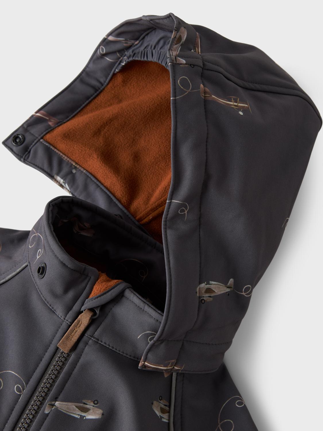 model_shot-front_full